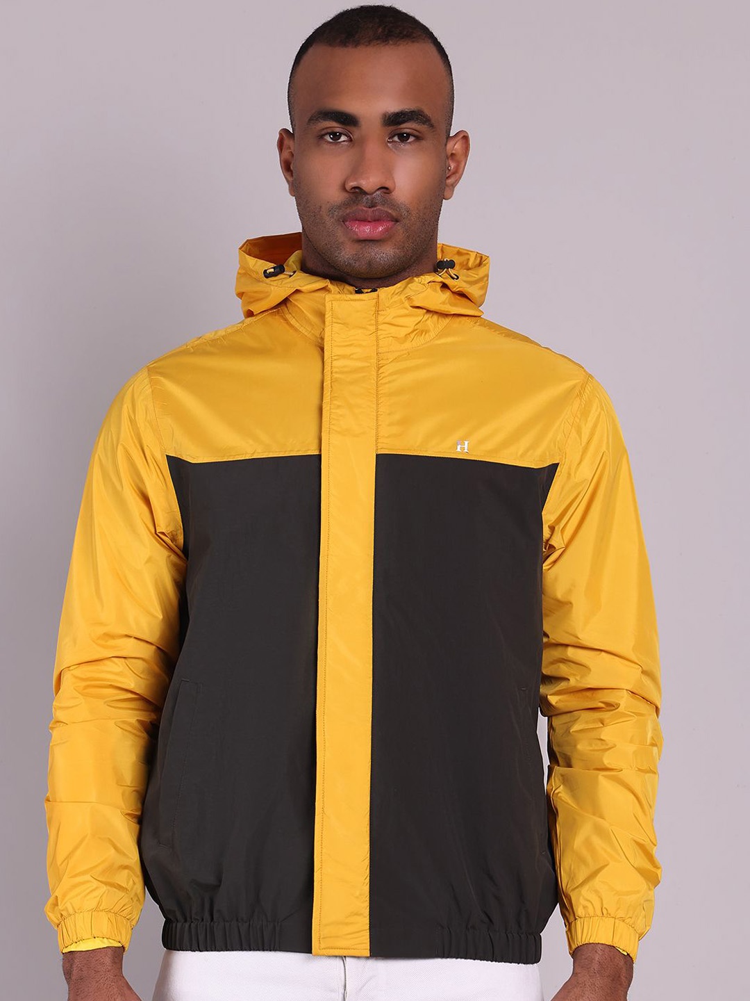 

HOUSE OF VEDAS Men Dry Fit Colourblocked Outdoor Sporty Jacket, Yellow