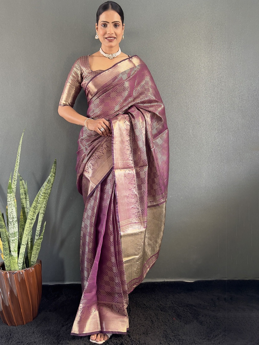 

Aika Woven Design Zari Tissue Saree, Purple