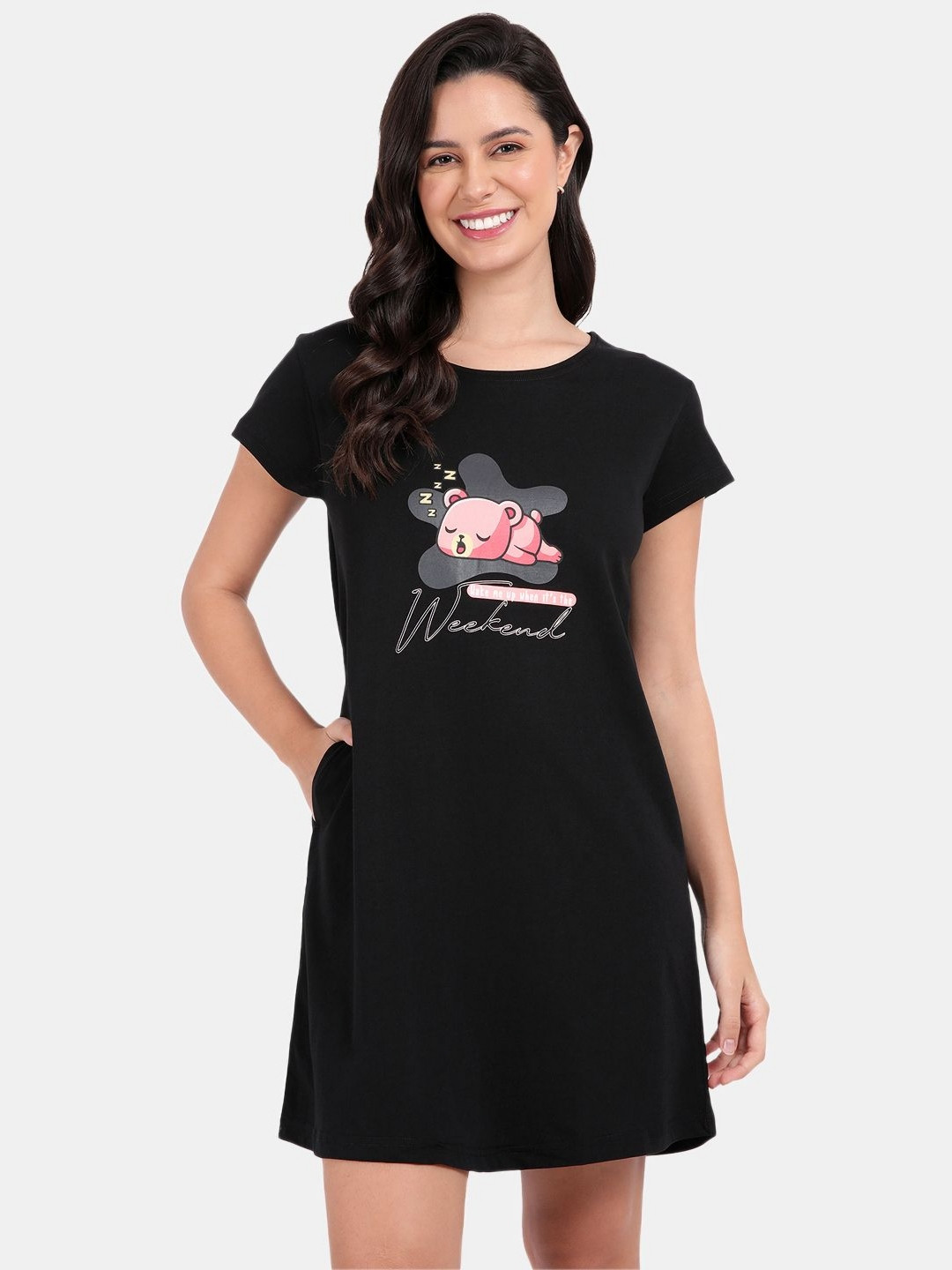 

SNAPPY B Typography Printed Round Neck Cotton Long T-shirt, Black