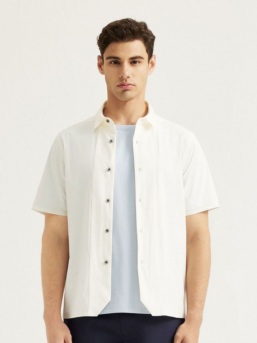 

Roam Everywhere Men Mandarin Collar Solid Casual Shirt, Yellow