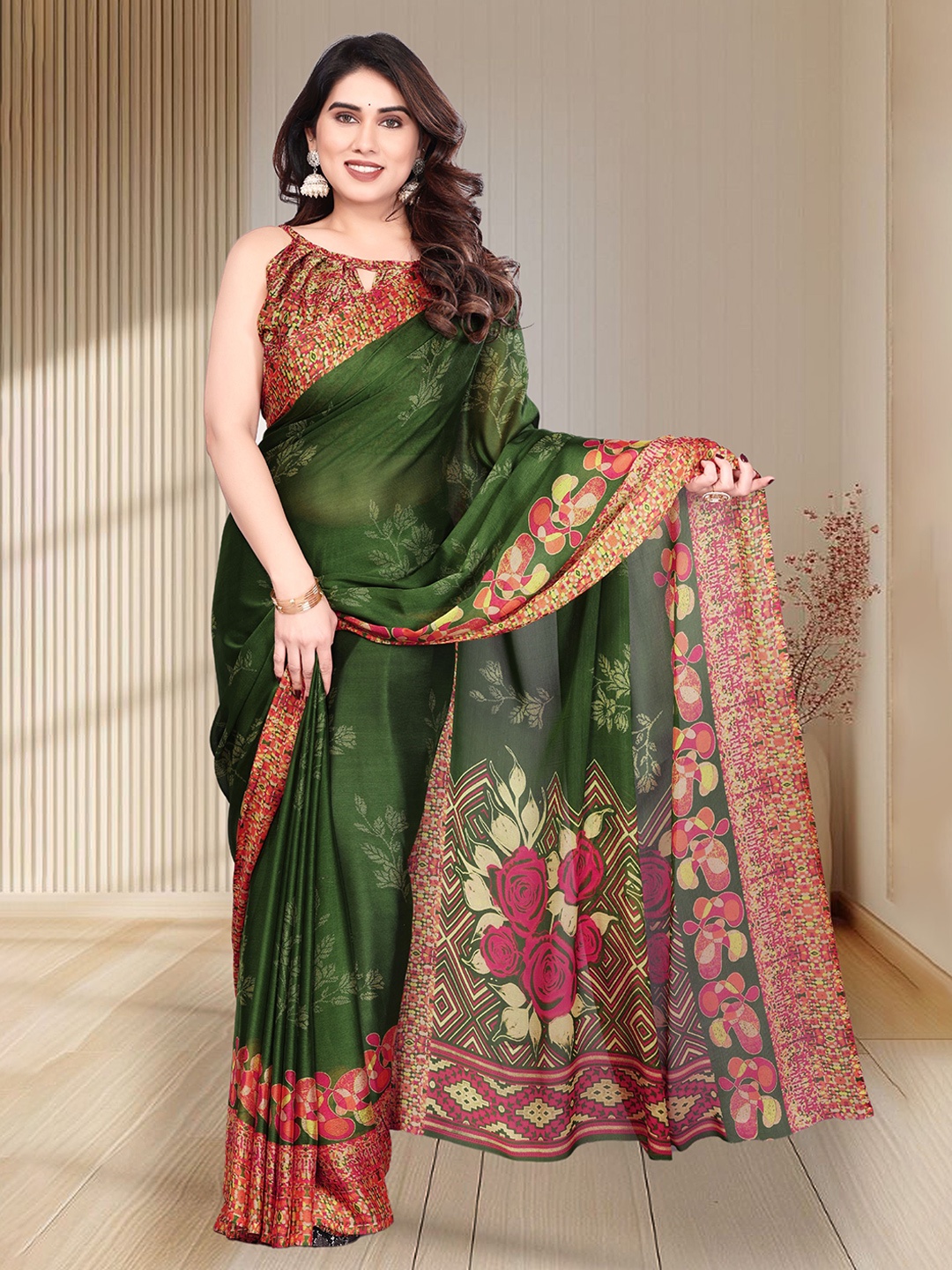 

MAGNEITTA Floral Printed Pure Chiffon Saree, Green