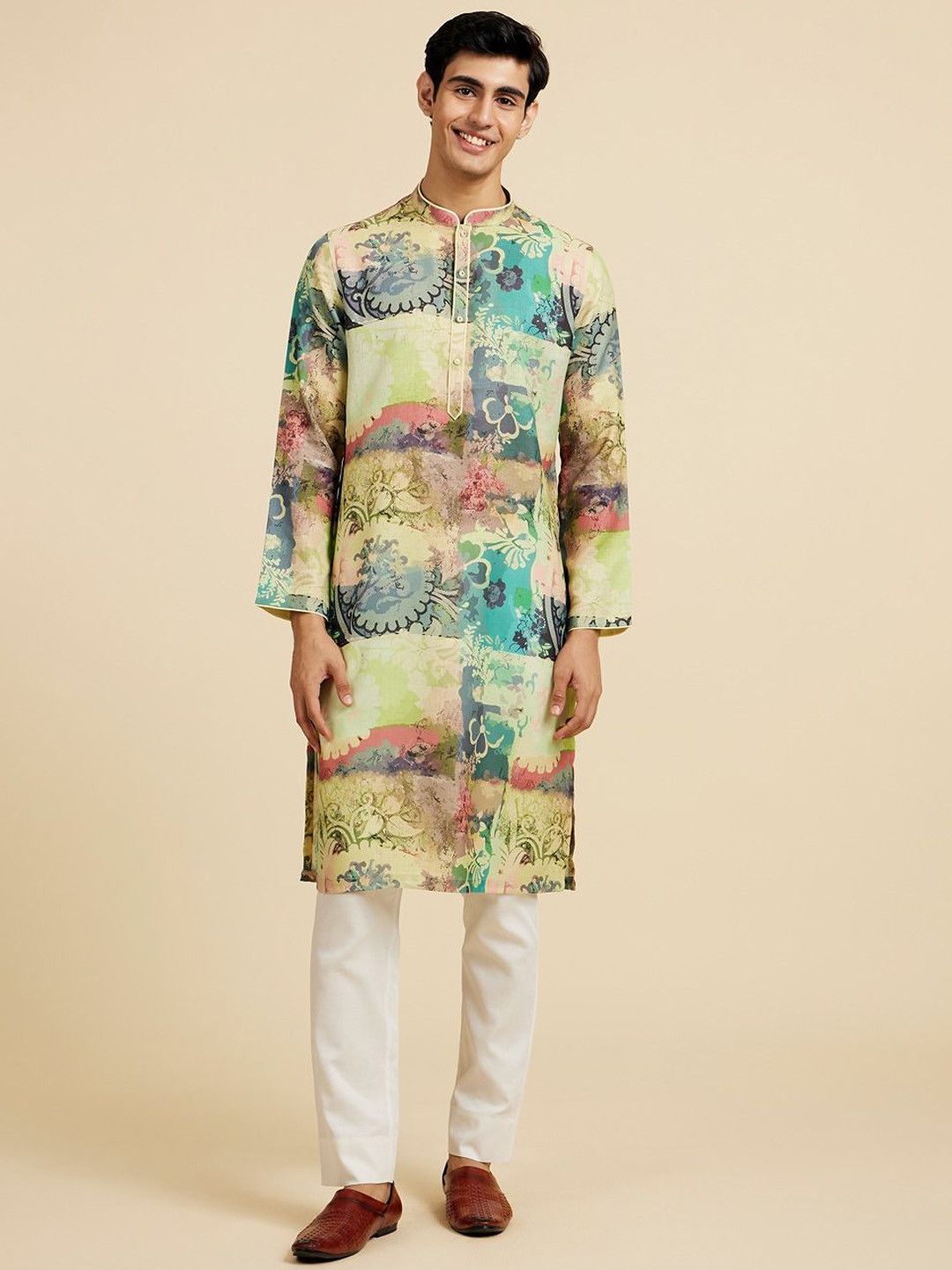 

Diwas by Manyavar Floral Printed Mandarin Collar Straight Kurta, Green