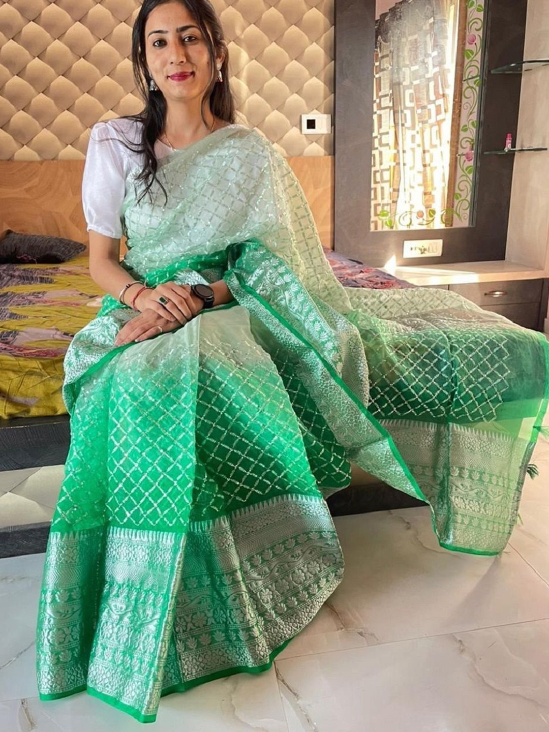 

DIVASTRI Checked Sequinned Organza Saree, Green