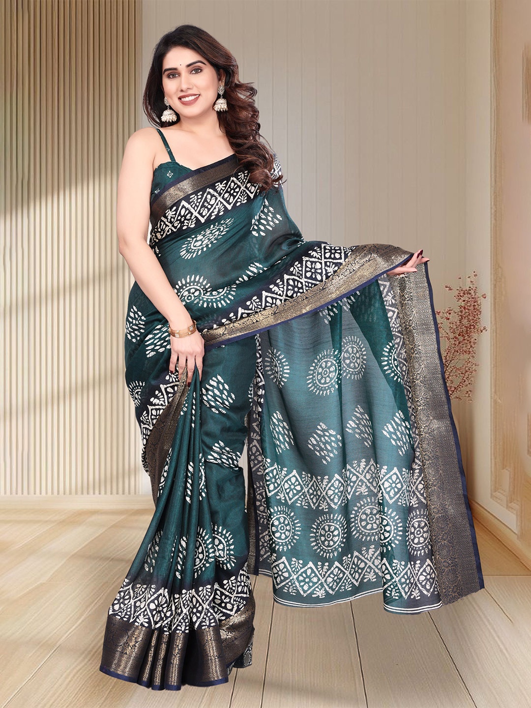 

MAGNEITTA Batik Printed Zari Jamdani Saree, Teal