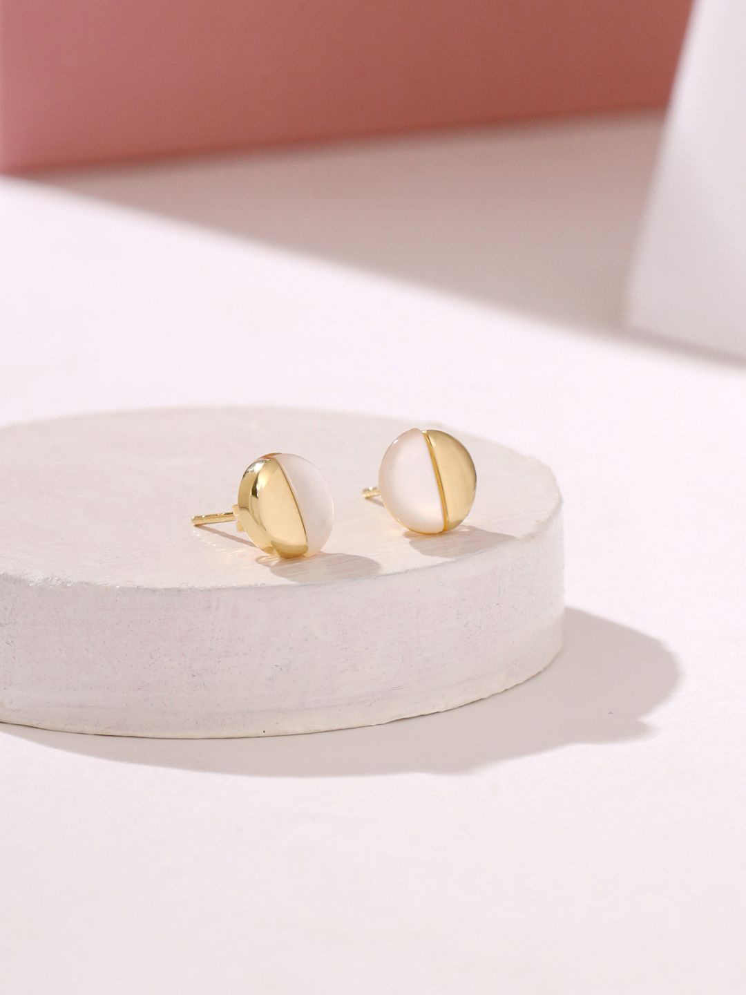 

Kicky And Perky 925 Sterling Silver Gold-Plated Mother Of Pearls Studded Circular Studs