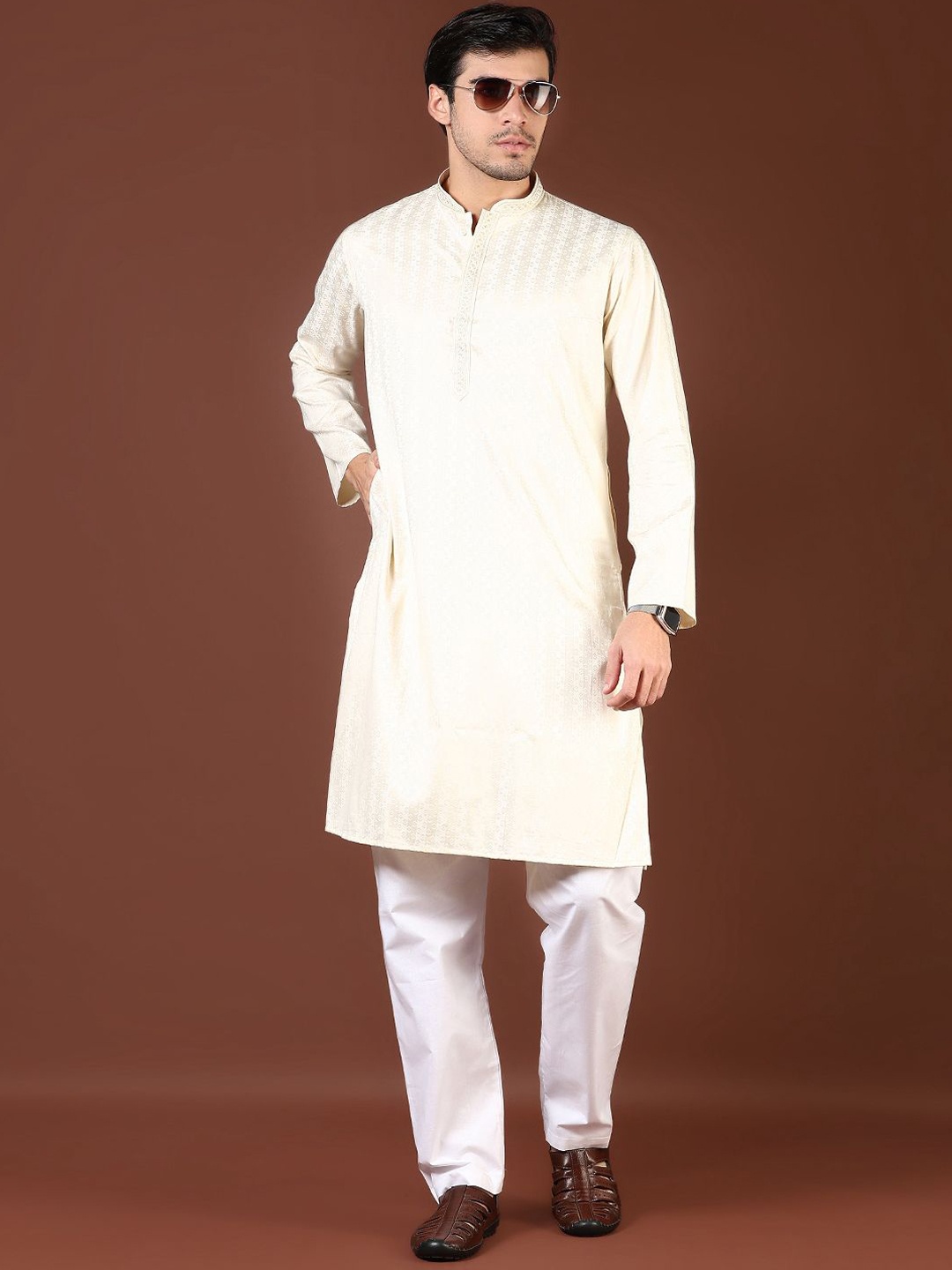 

V-Mart Geometric Printed Mandarin Collar Straight Kurta With Pyjama, Cream