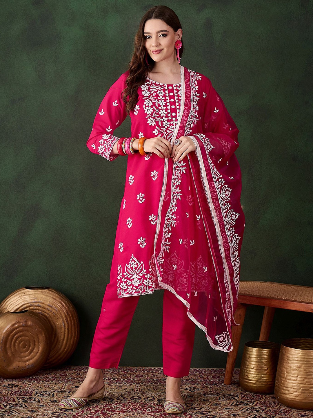 

DIVASTRI Floral Embroidered Chikankari Round Neck Straight Kurta With Trousers & Dupatta, Pink