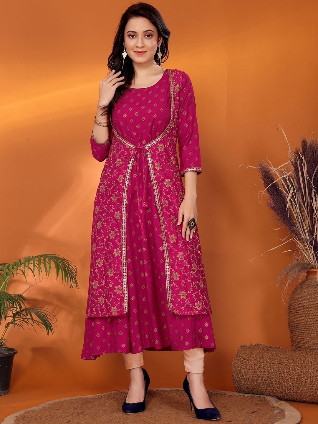 

Rangita Floral Printed Sequinned Anarkali Kurta With Jacket, Magenta