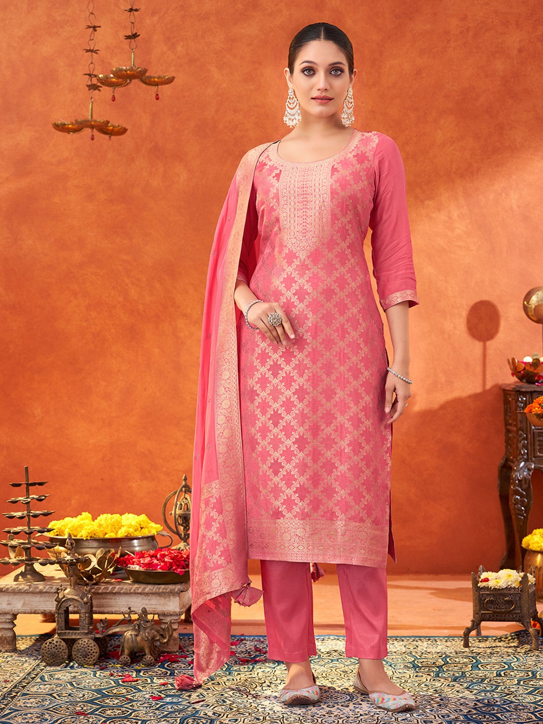 

DIVASTRI Woven Design Round Neck Pure Silk Kurta With Trousers & Dupatta, Pink