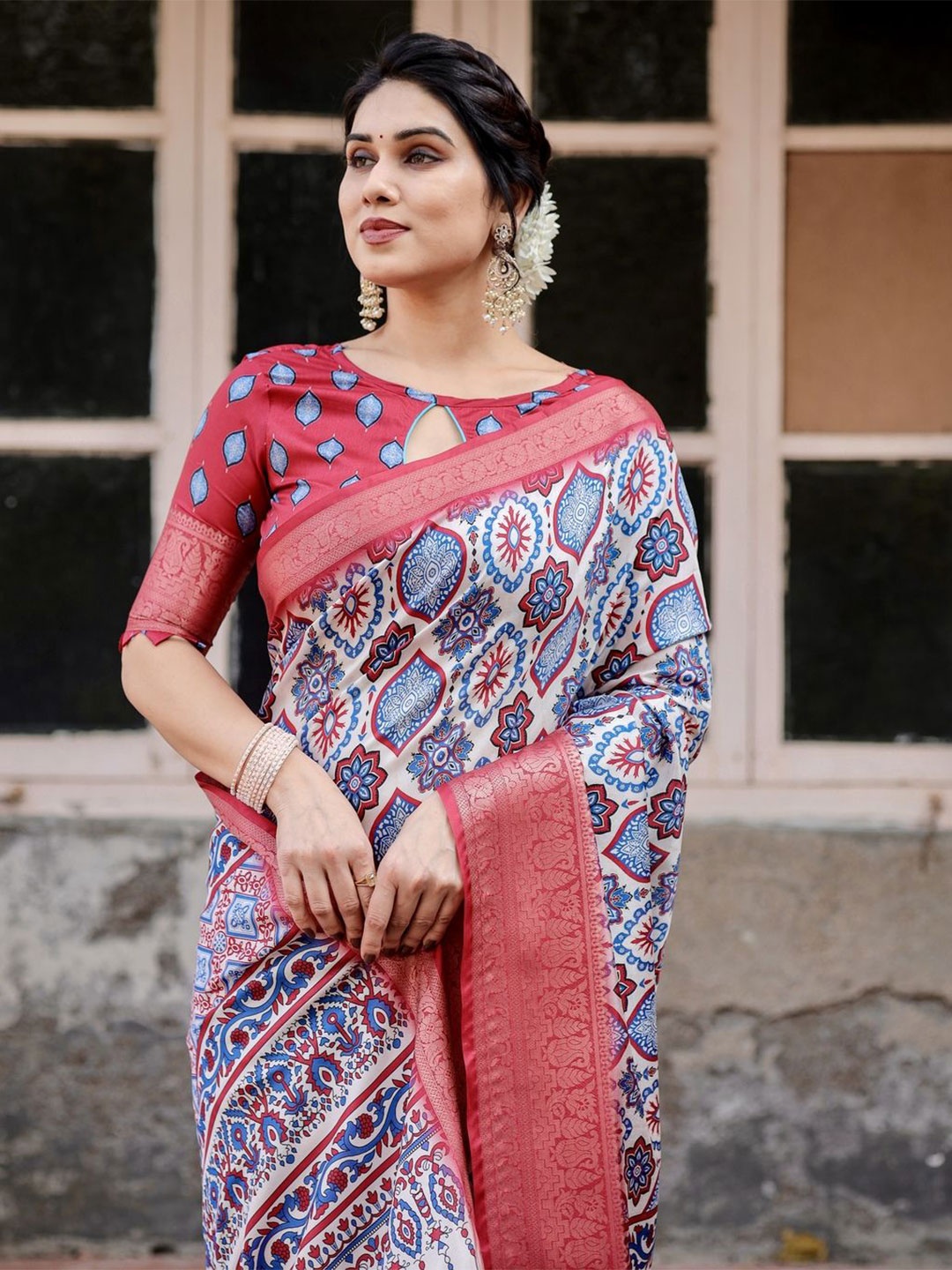 

ALMAARI FASHION Ethnic Motifs Printed Zari Pure Silk Banarasi Saree, Red