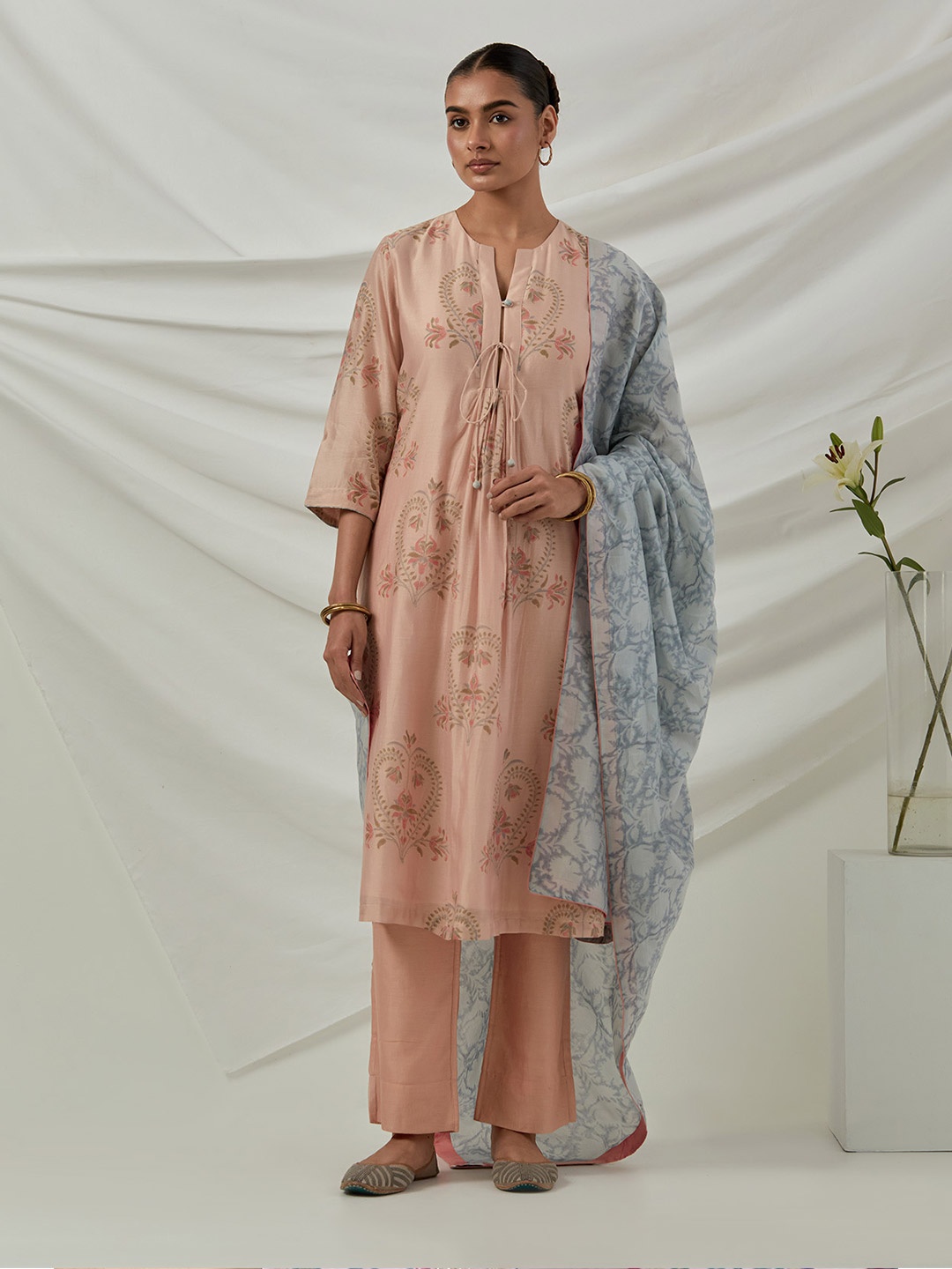 

SMRITI GUPTA Floral Printed Pleated Tie-Up Neck Chanderi Cotton A-Line Kurta, Peach
