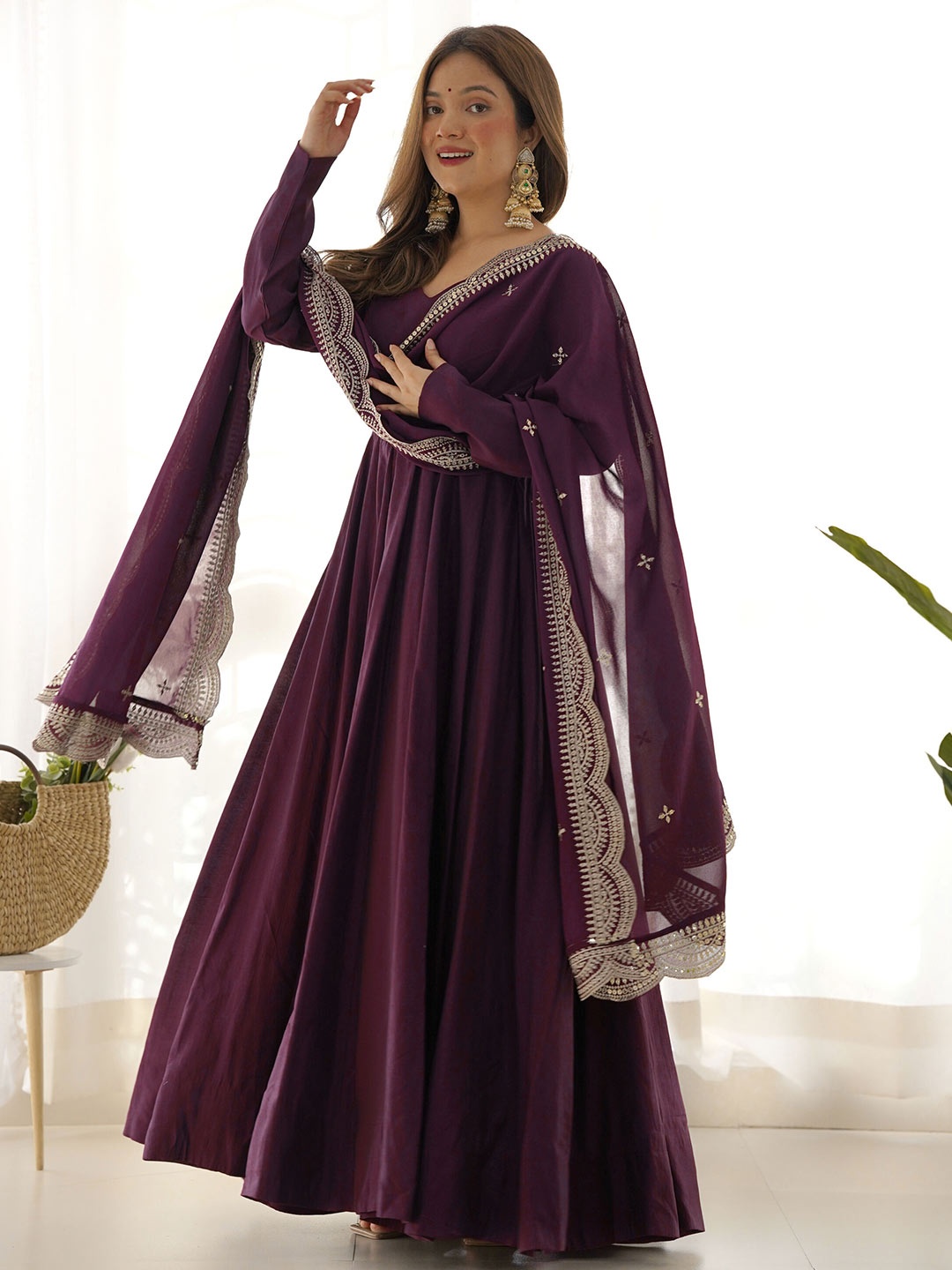 

VAAZI CREATOR Chanderi Silk Sweetheart Neck Anarkali Kurta With Trousers And Dupatta, Violet