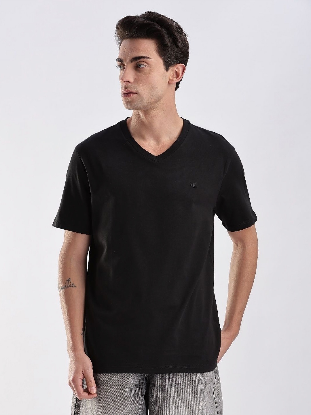 

Calvin Klein Jeans Men V-Neck T-shirt, Black