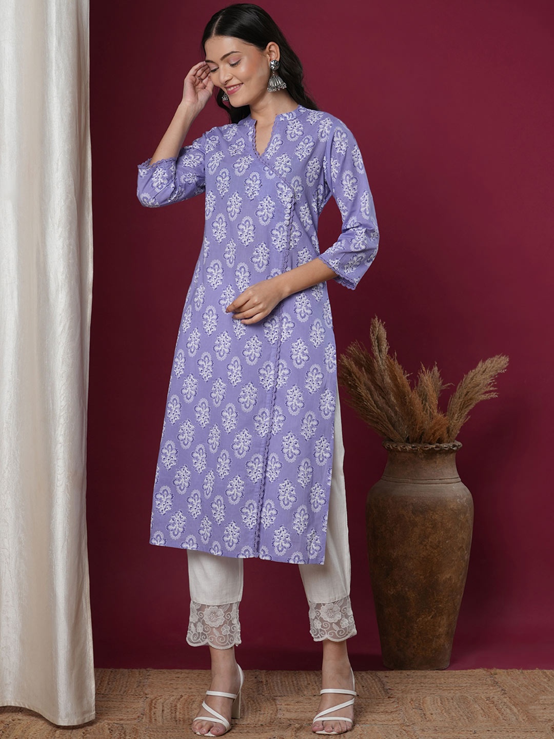 

FASHOR Ethnic Motifs Printed Thread Work Mandarin Collar Pure Cotton Straight Kurta, Lavender