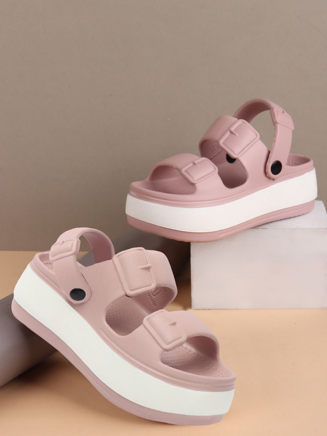 

The Roadster Lifestyle Co Women Stylish & Comfortable Clogs, Pink