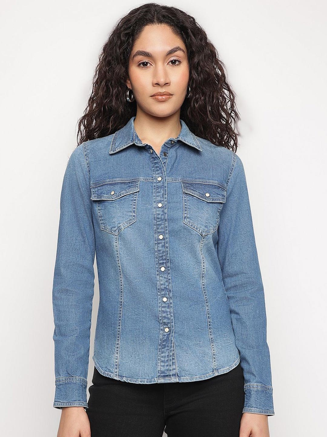 

GUESS Women Slim Fit Opaque Casual Shirt, Blue