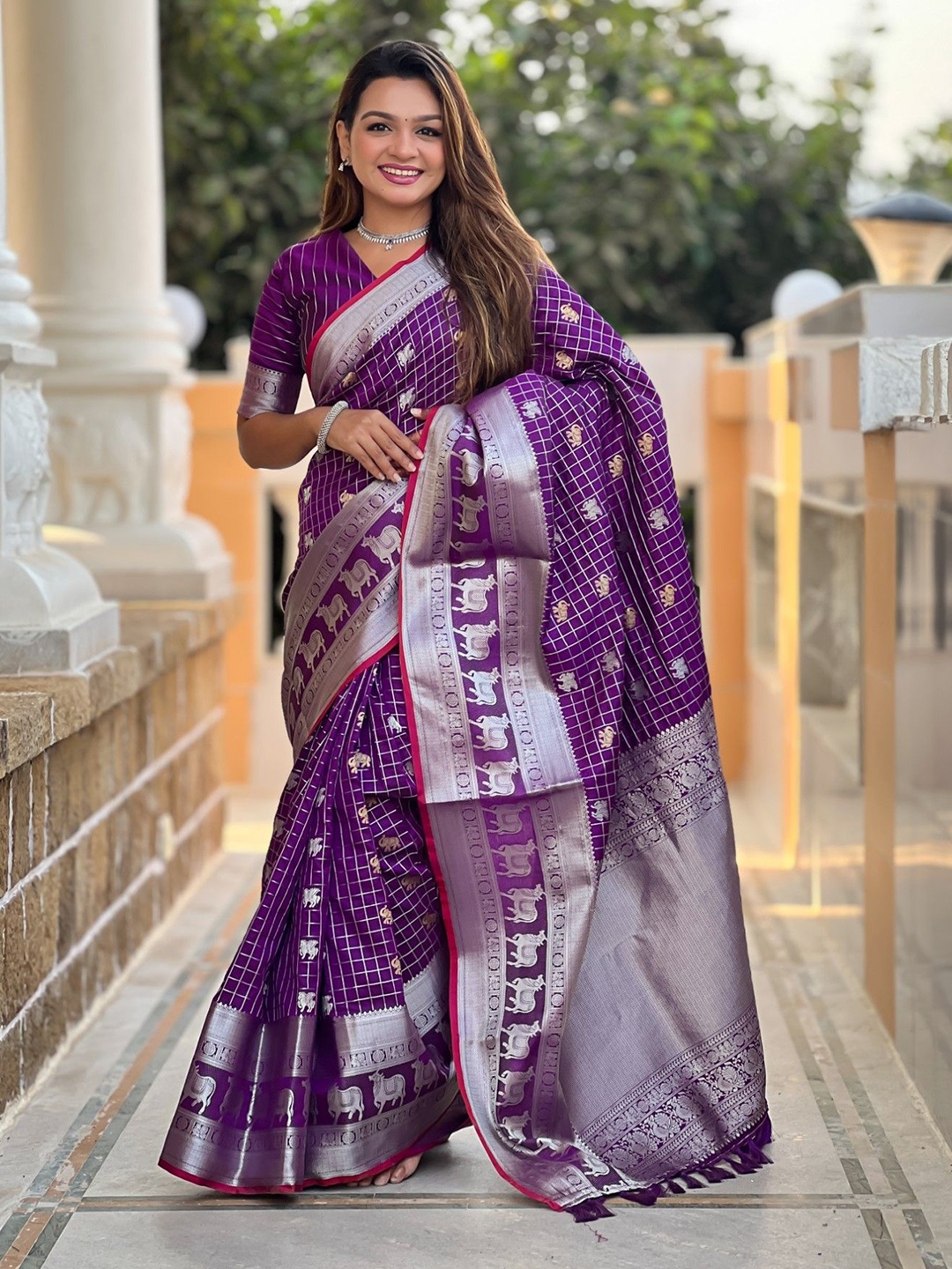 

LeeliPeeri Designer Checked Zari Silk Blend Saree, Purple