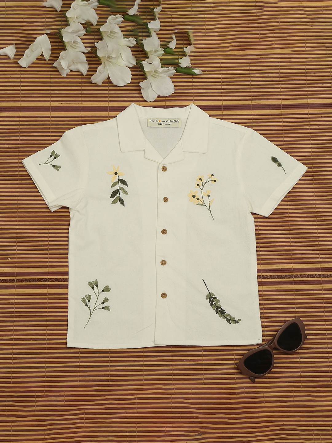 

The Lion and The Fish Boys Standard Opaque Printed Casual Shirt, White