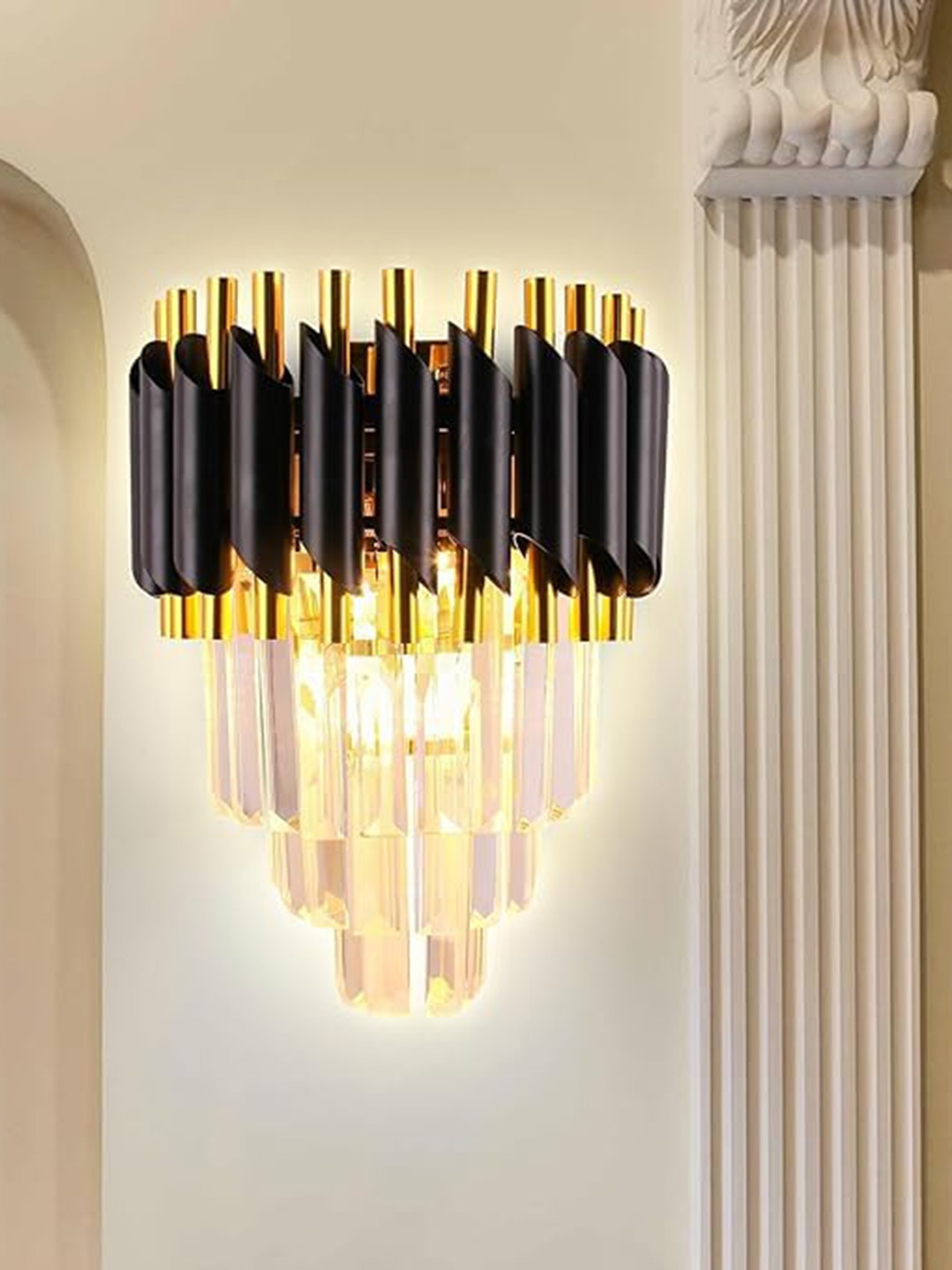 

KINIS Black & Gold-Toned Textured Metal Abstract Shaped Shaped Wall Lamp