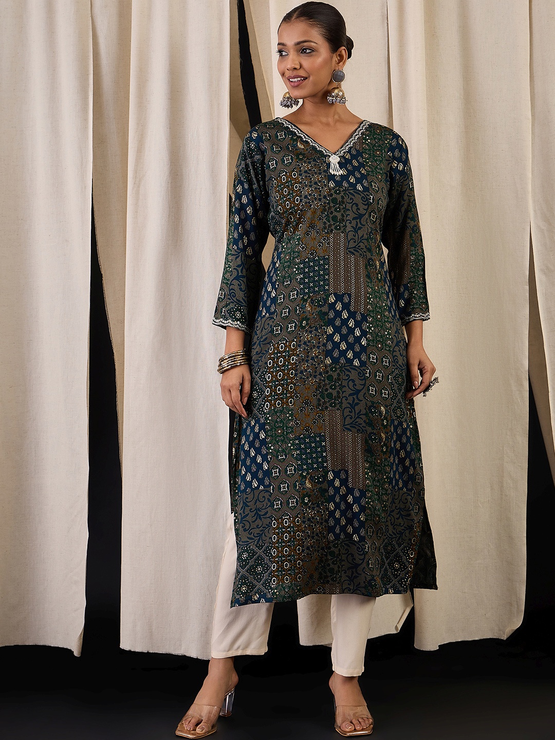 

Anouk Floral Printed Beads and Stones Straight Kurta, Blue