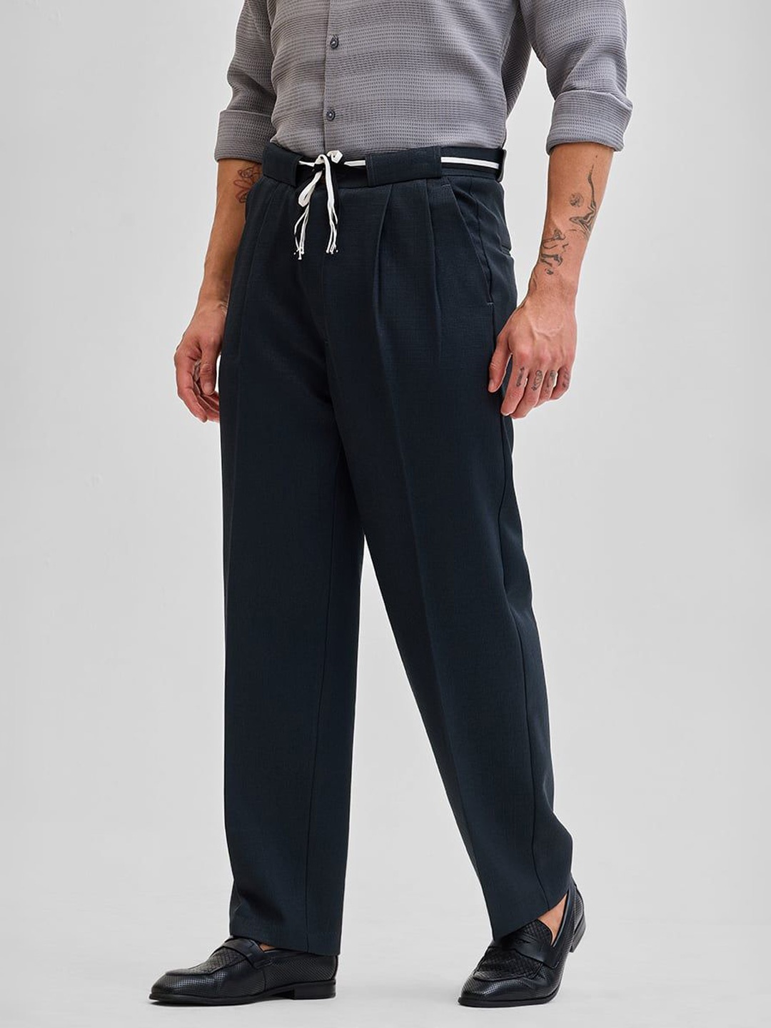 

Snitch Men Navy Plain Relaxed Fit Trousers, Navy blue