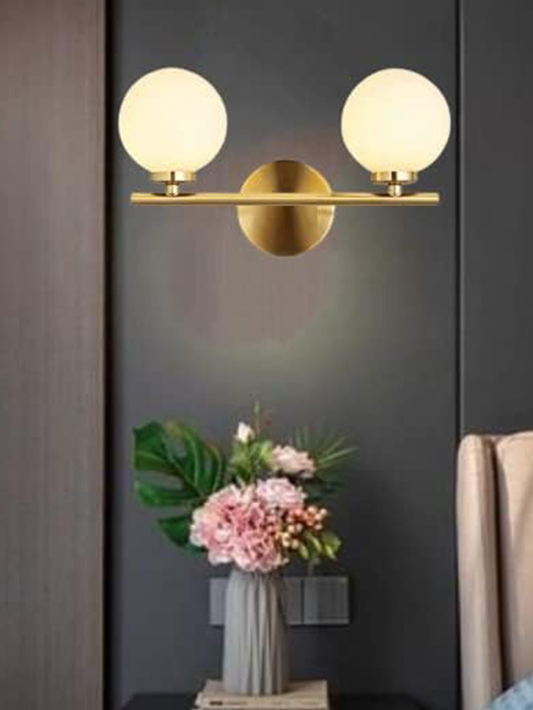 

KINIS Gold-Toned & White Metal Spherical Shaped Wall Lamp