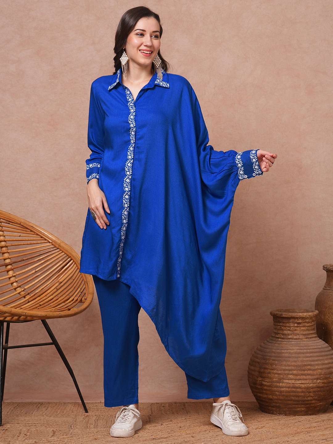 

FASHOR Floral Embroidered Shirt Collar Pure Cotton Kaftan Tunic With Trousers, Blue
