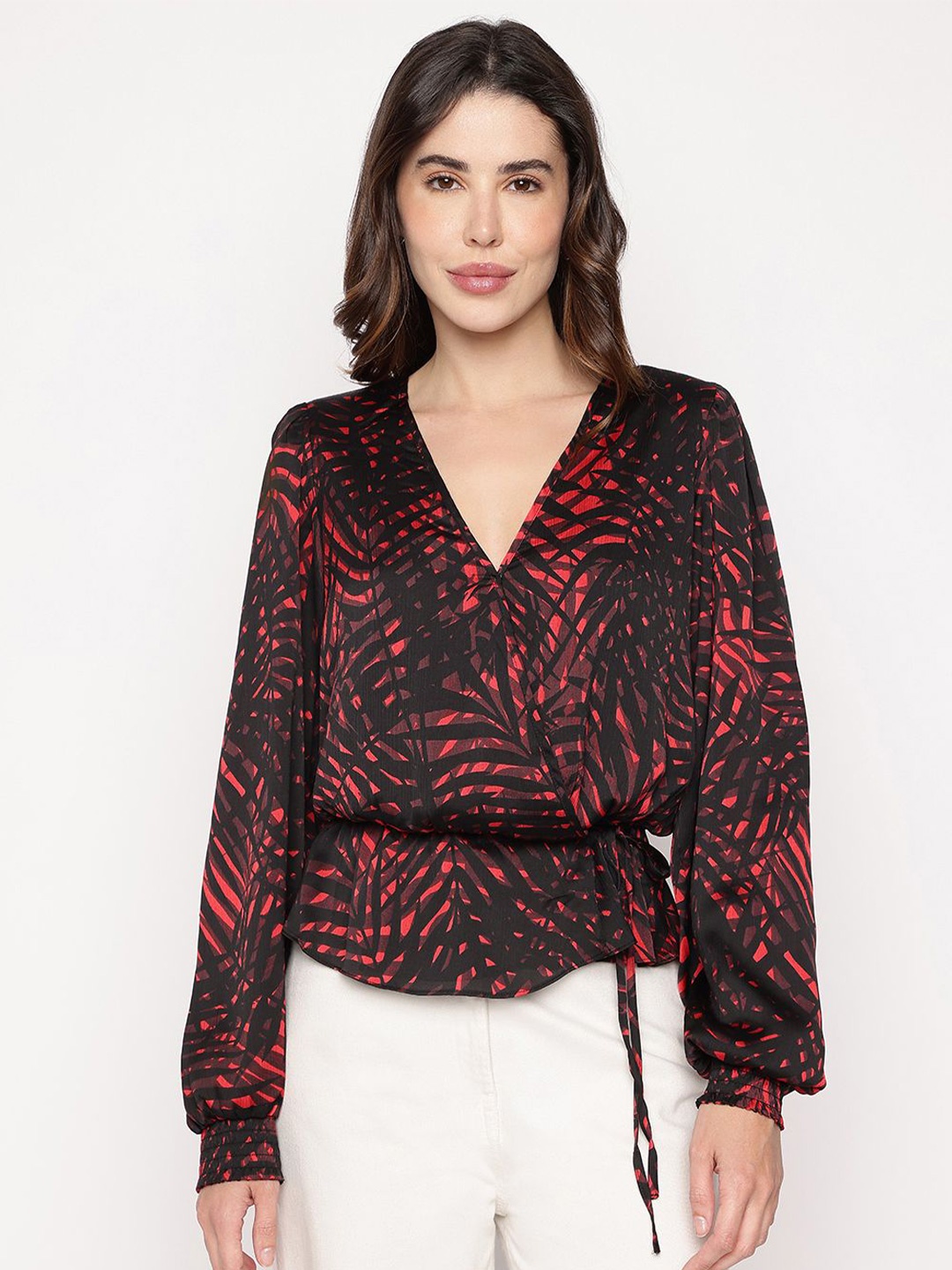 

GUESS Print Puff Sleeve Cotton Wrap Top, Red