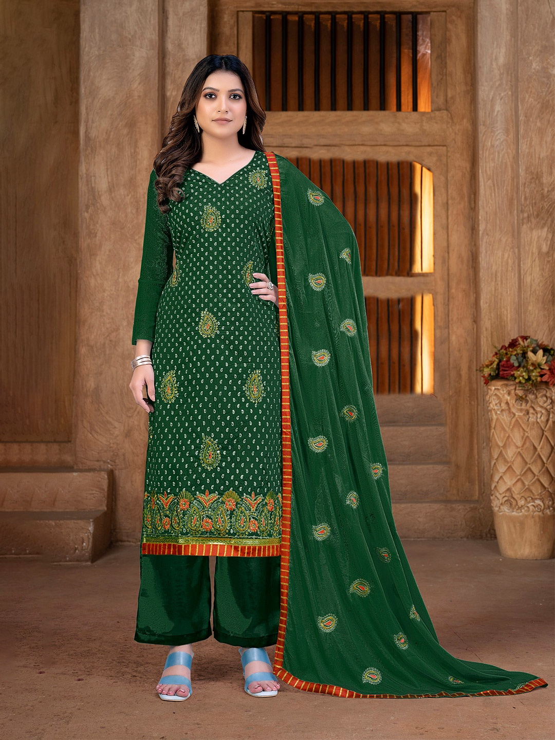 

SHADOW & SAINING Paisley Embroidered Zari Work Semi-Stitched Dress Material, Green
