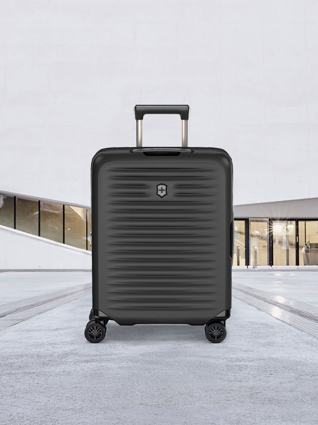 

Victorinox Textured Airox Advanced Hard-Sided Cabin Trolley Suitcase, Black