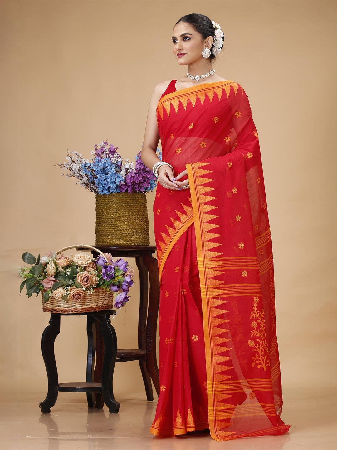 

SLAGHA Woven Design Zari Pure Cotton Taant Saree, Red