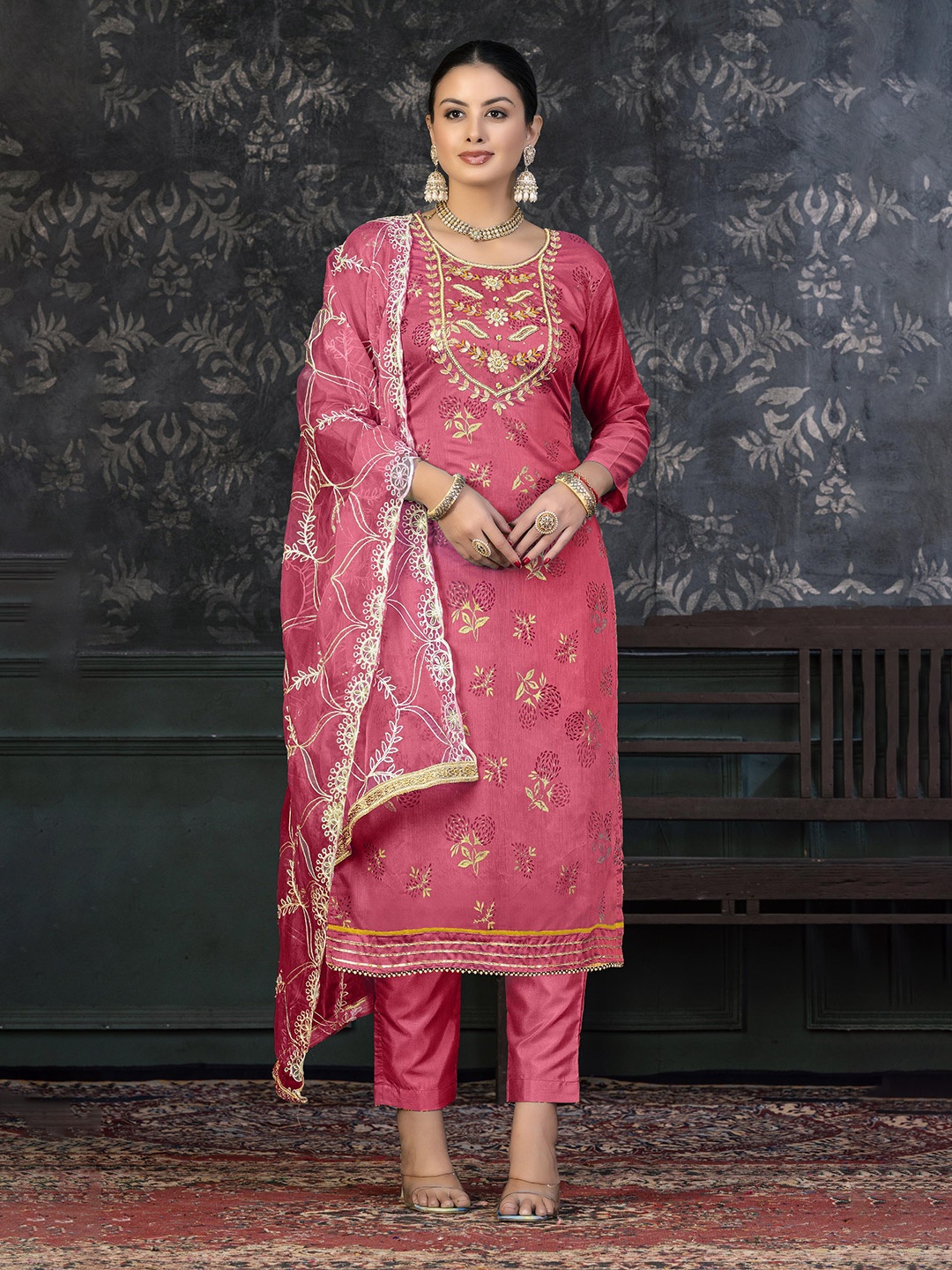 

SHADOW & SAINING Floral Embroidered Beads & Stones Unstitched Dress Material, Pink