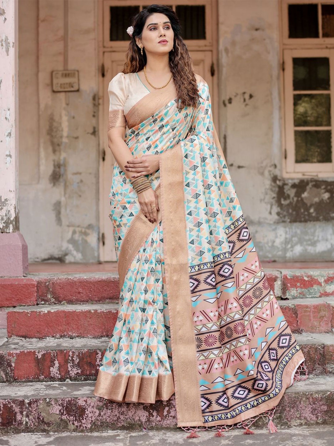 

ALMAARI FASHION Zari Kanjeevaram Saree, Blue