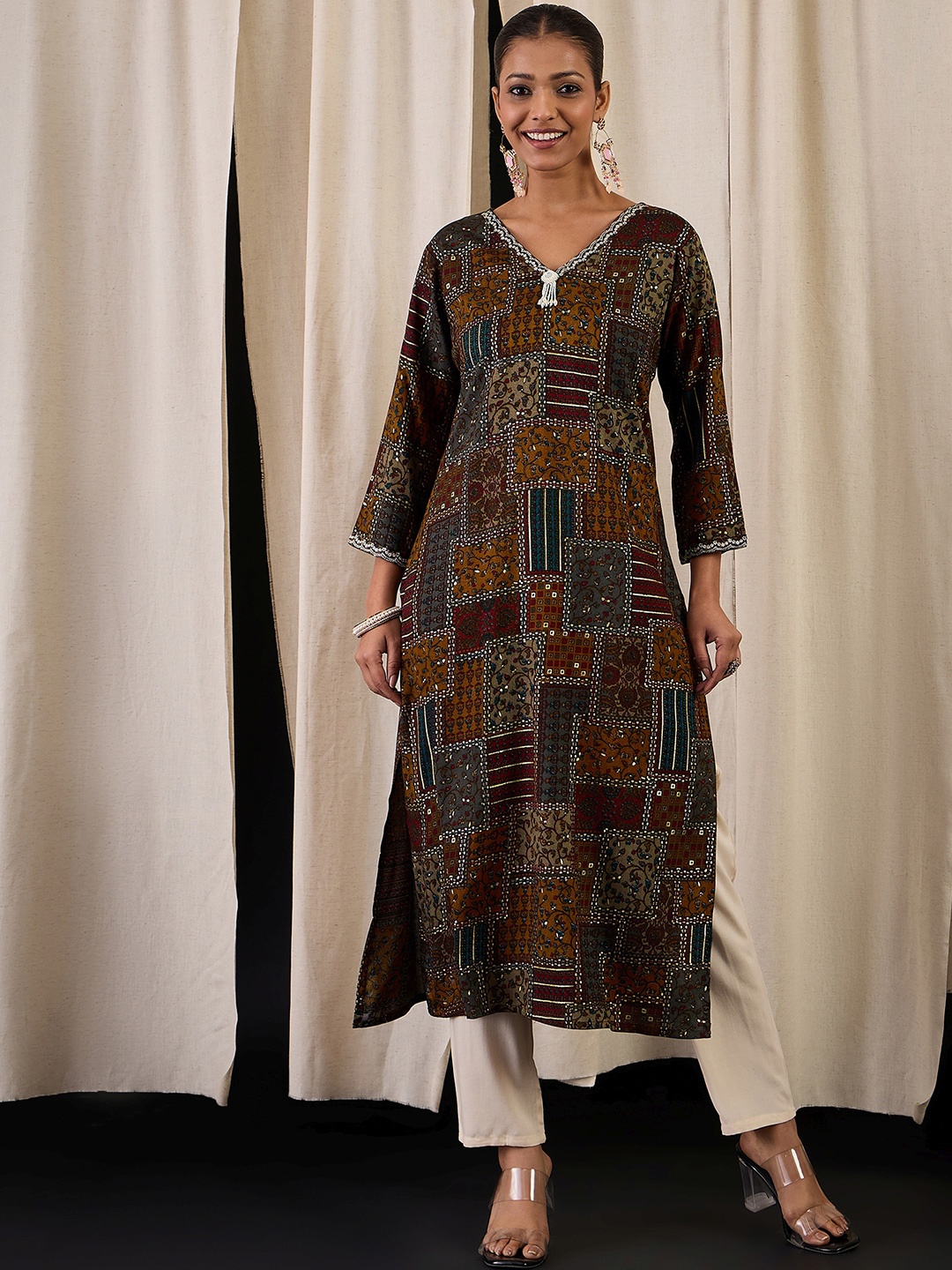 

Anouk Floral Printed V-Neck Straight Kurta, Brown