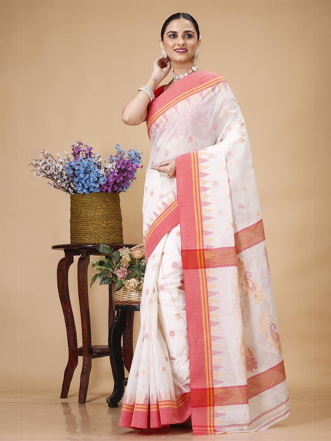 

SLAGHA Woven Design Pure Cotton Taant Saree, White