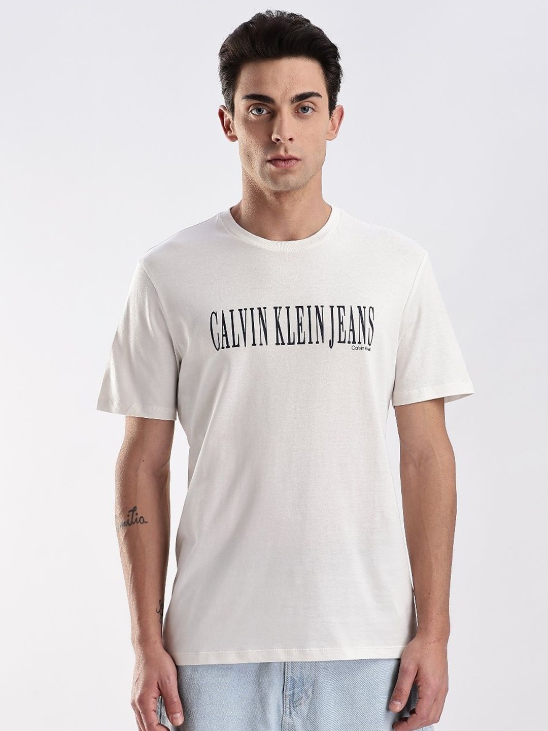 

Calvin Klein Jeans Men Brand Logo Printed T-shirt, White