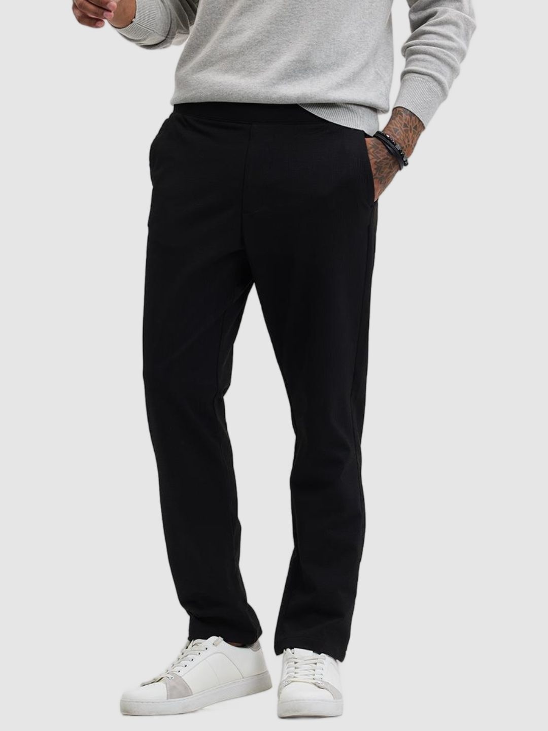 

Snitch Men Textured Regular Fit Trousers, Black