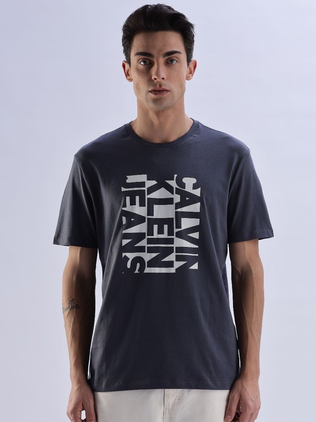 

Calvin Klein Jeans Men Brand Logo Printed T-shirt, Grey