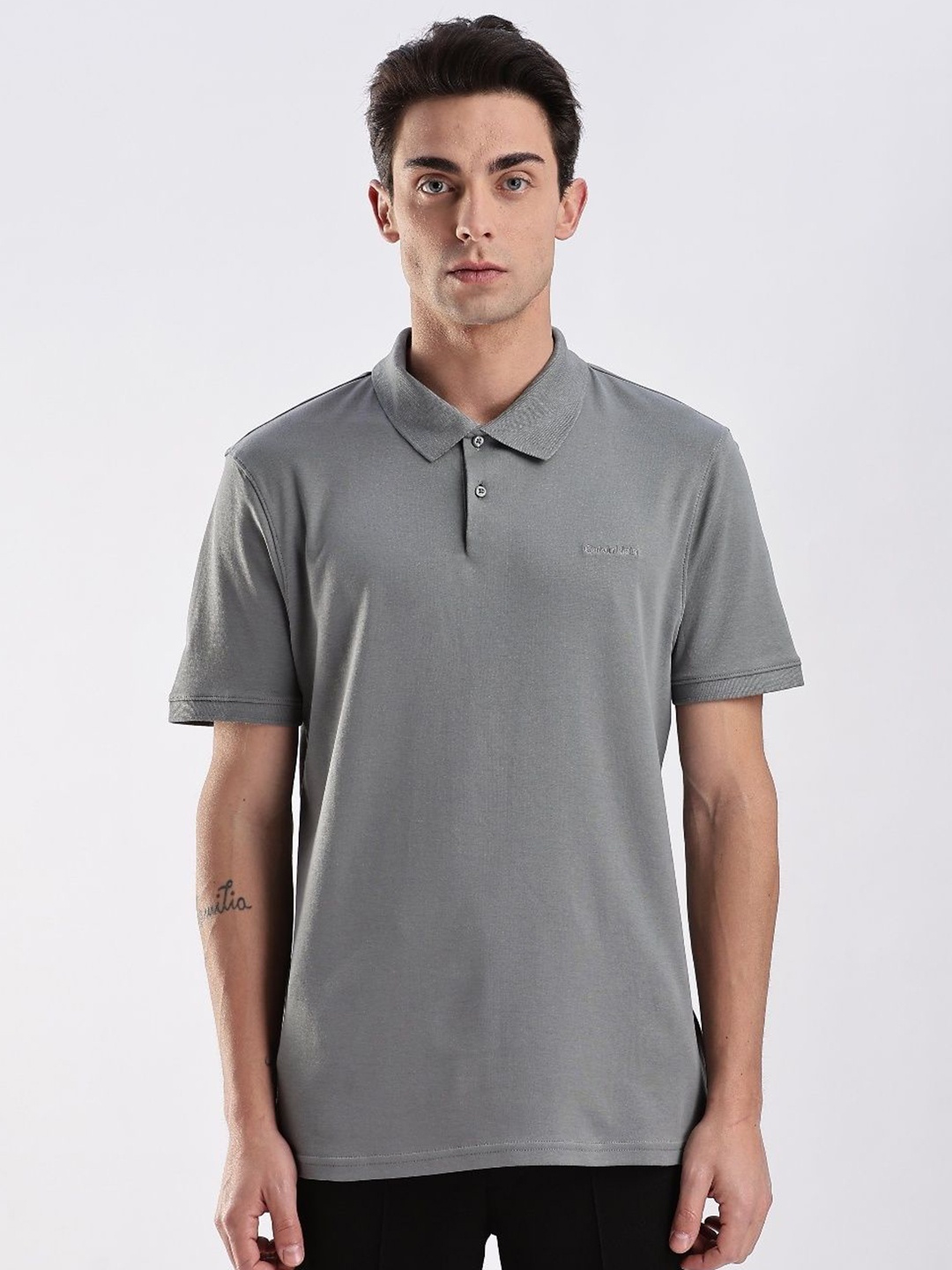 

Calvin Klein Jeans Men Polo Collar T-shirt, Grey