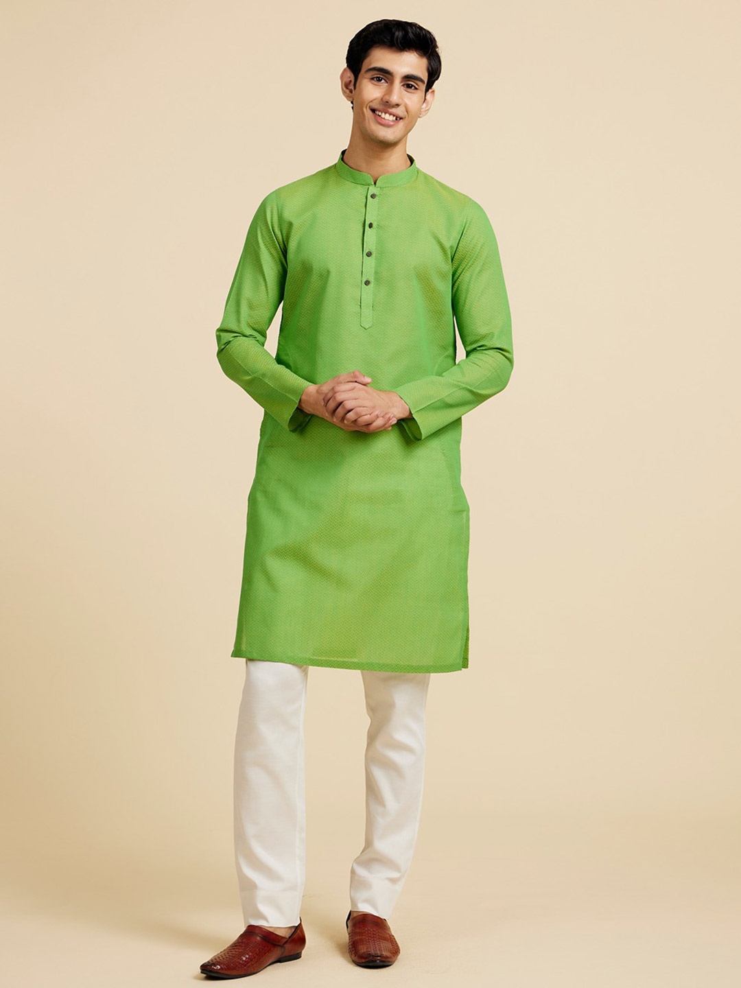 

Diwas by Manyavar Chevron Woven Design Mandarin Collar Straight Kurta, Green