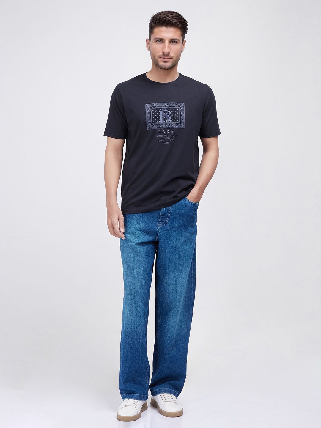 

RARE RABBIT Men Printed Applique T-shirt, Navy blue