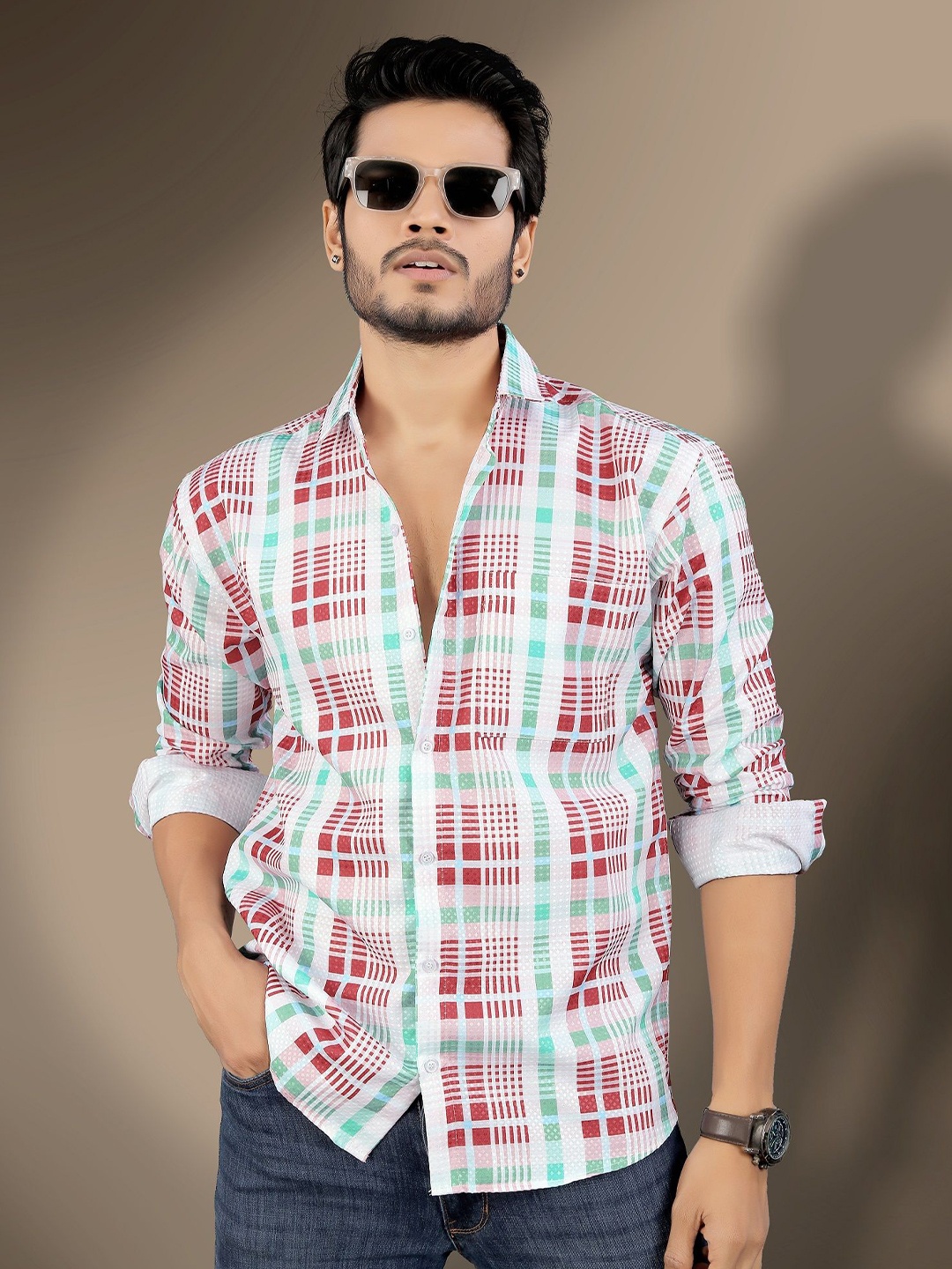

Metronaut Men Opaque Checked Casual Shirt, Red