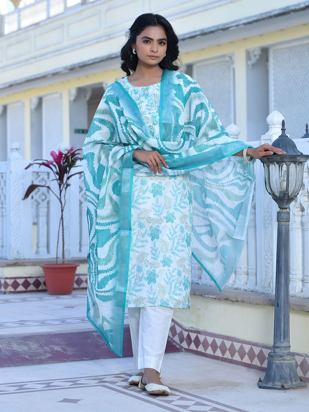 

VAASVA JAIPUR Floral Printed Mirror Work Straight Kurta With Trousers & Dupatta, White