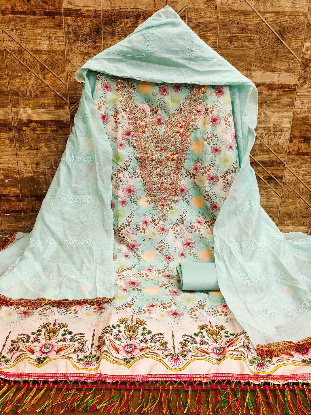 

SHADOW & SAINING Floral Sequinned Embroidered Unstitched Dress Material, Green