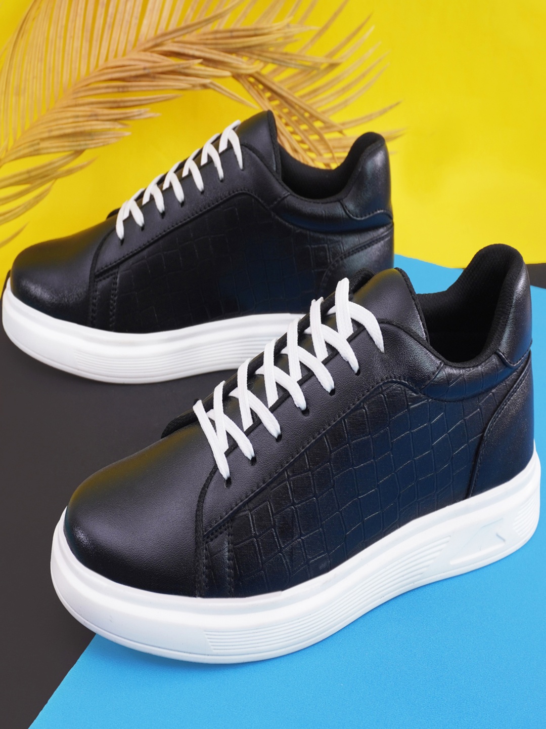 

Arber Kenton Men Lace-Ups Sneakers, Black