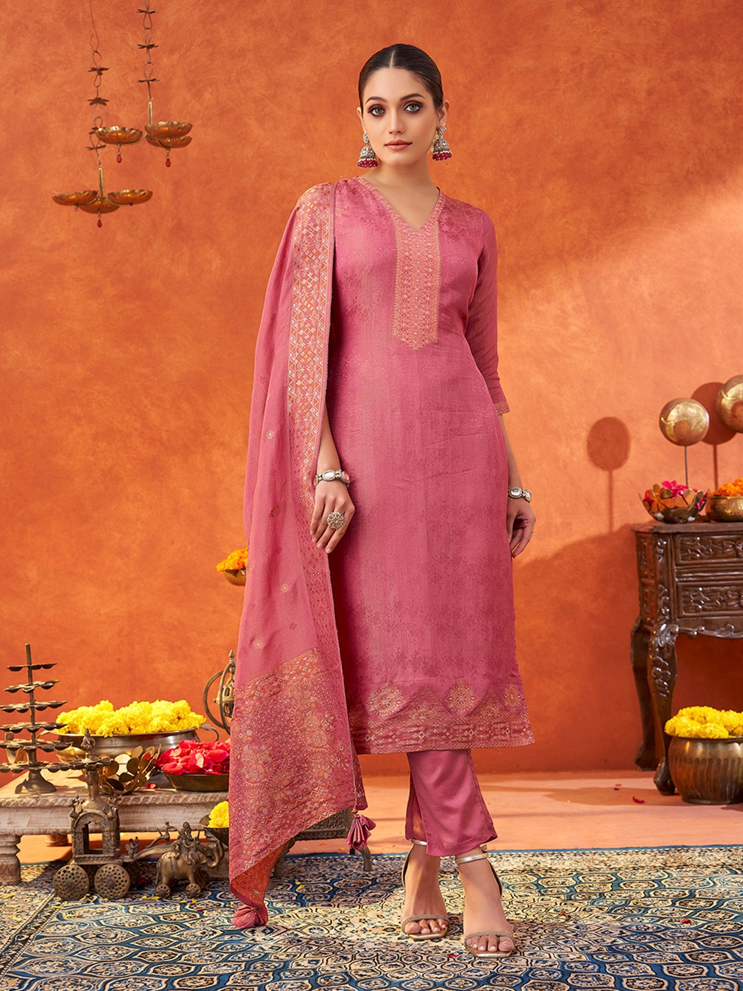 

DIVASTRI Woven Design V Neck Kurta With Trousers & Dupatta, Pink