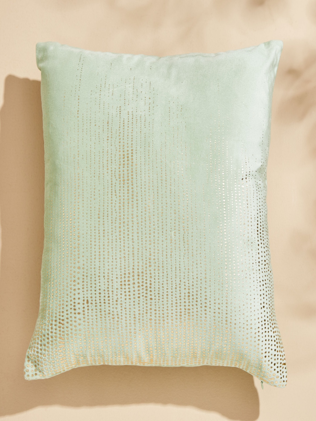 

Home Centre Endura Green & White Self Design Square Cushion Cover