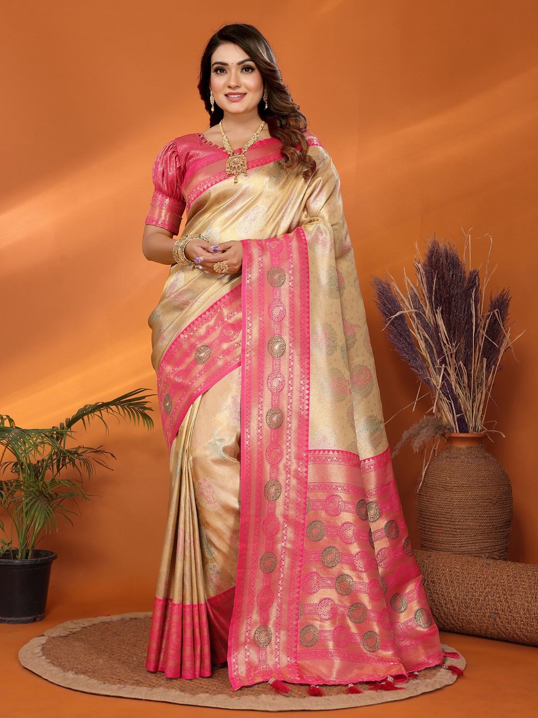 

LeeliPeeri Designer Woven Design Zari Tissue Banarasi Saree, Beige