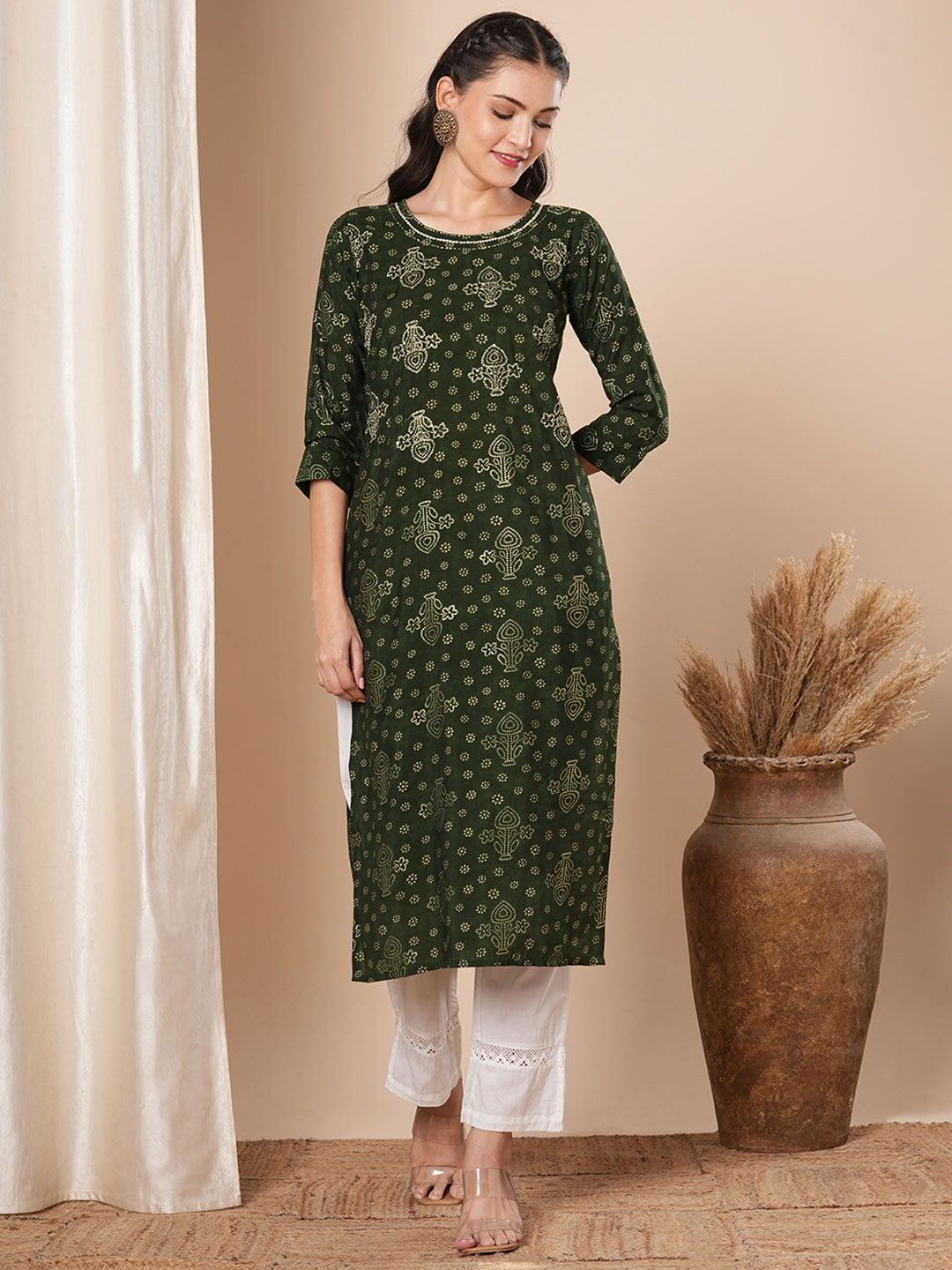 

FASHOR Floral Printed Round Neck Cotton Straight Kurta, Green