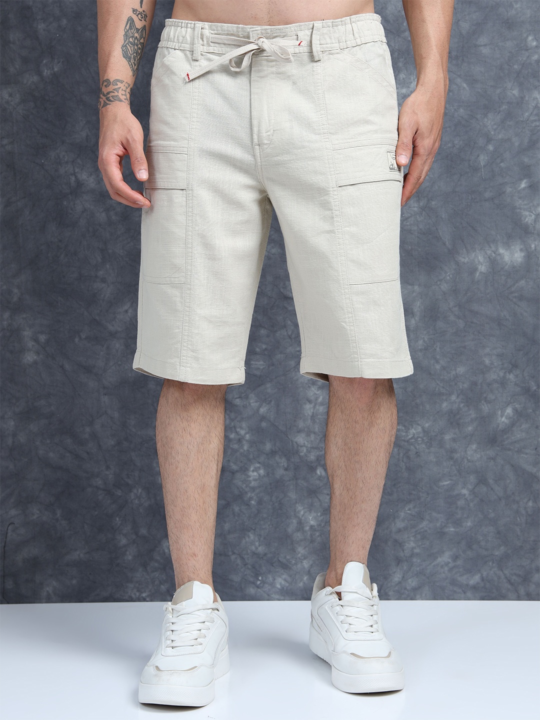 

The Roadster Lifestyle Co Men Relaxed-Fit Mid Rise Skater Shorts, Cream